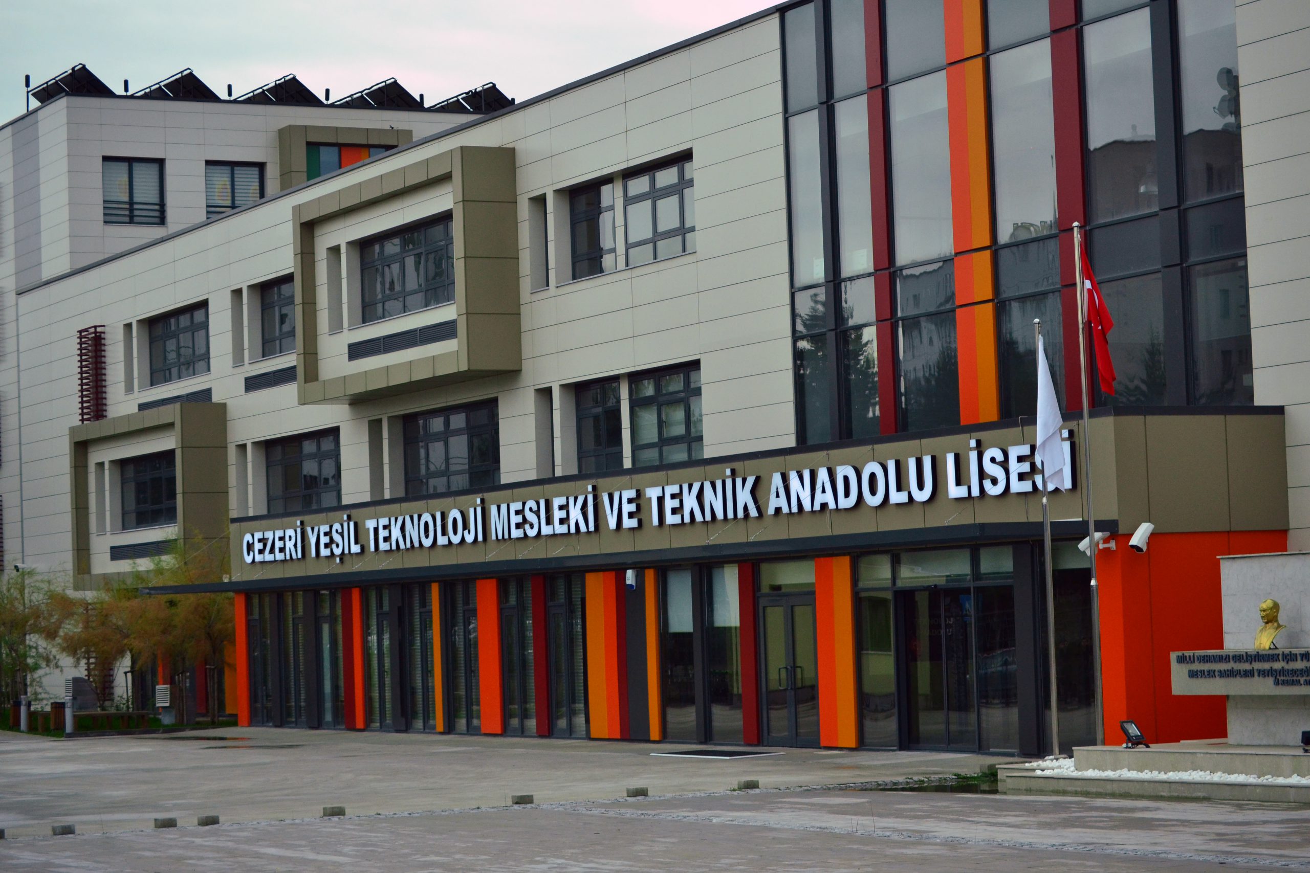 Cezeri Yeşil Teknoloji Mesleki ve Teknik Anadolu Lisesi