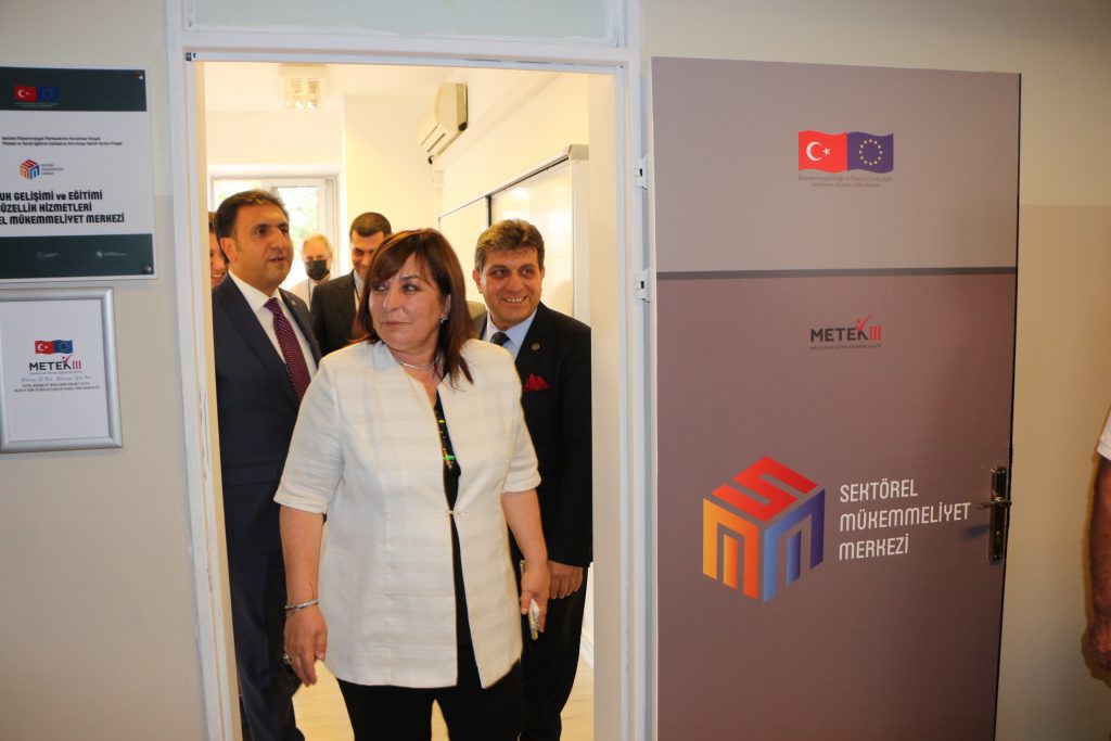 İzmir’de Sektörel Mükemmeliyet Merkezi Çalıştayı Yapıldı.